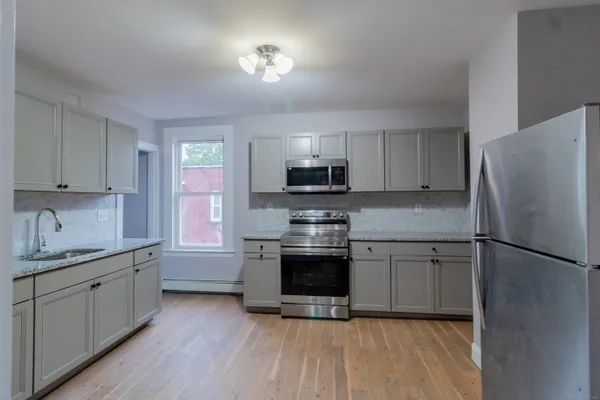 $1,775 | 43-45 York Street, Unit 2, Hartford, CT 06106