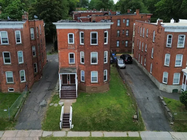 $1,775 | 43-45 York Street, Unit 2, Hartford, CT 06106