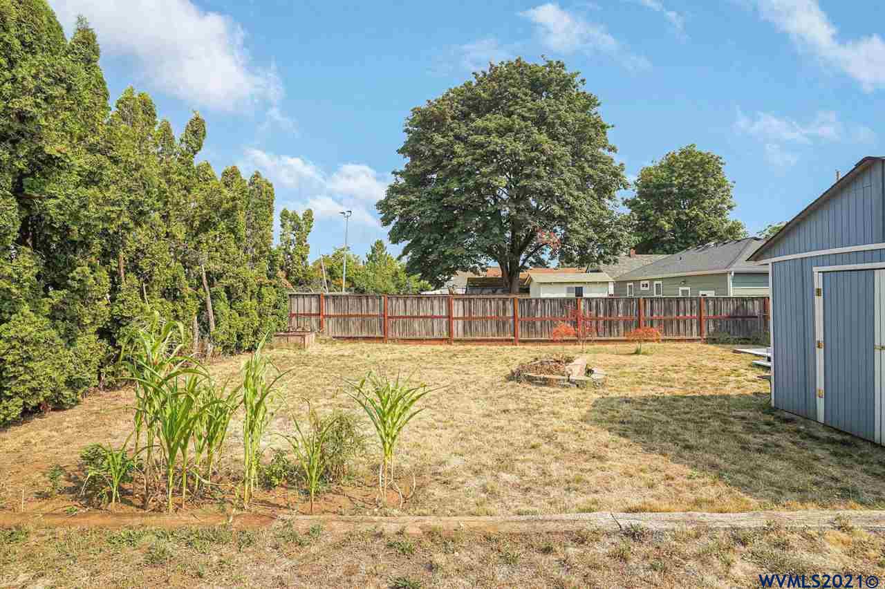1327 Southeast Howe Street Dallas, OR 97338 - Photo 29 of 29 Gallery Image 29