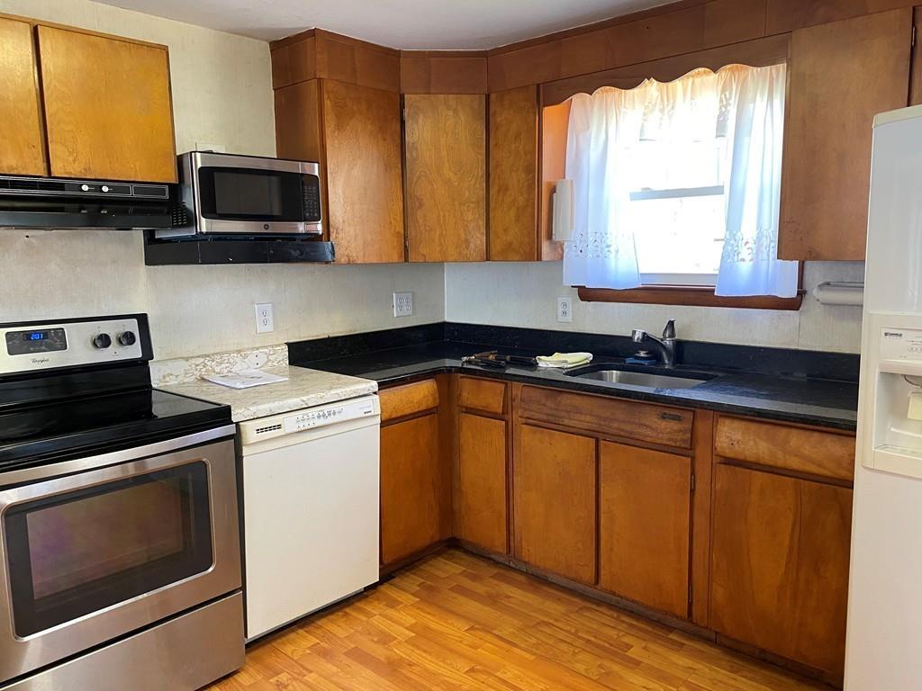 20 St Marys Road Burlington, MA 01803 - Photo 5 of 9 Gallery Image 5