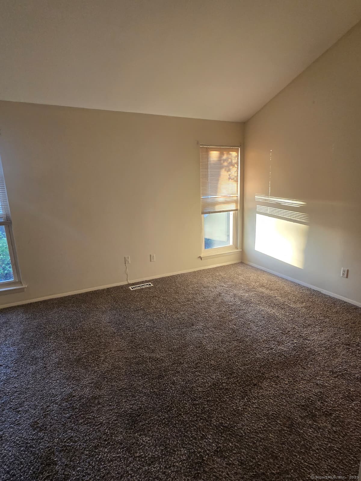 30 Glenview Drive, Unit 30 Cromwell, CT 06416 - Photo 12 of 22 an empty room with a window