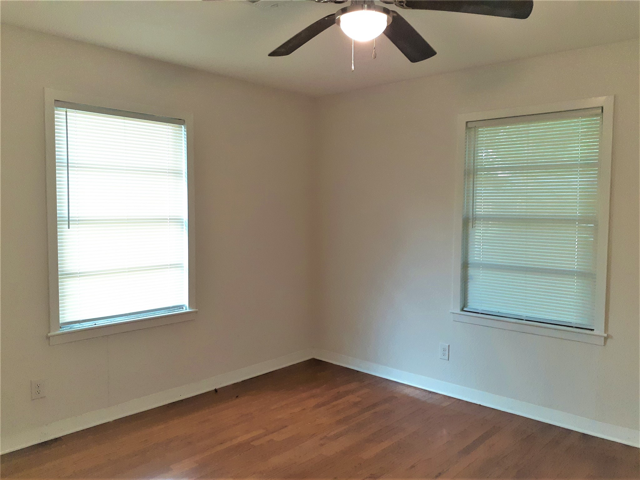 1213 Tobola Street Rosenberg, TX 77471 - Photo 6 of 8 an empty room with a window