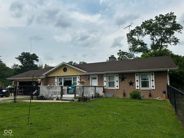 $269,000 | 7114 Locust Lake W Drive, Spencer, IN 47460