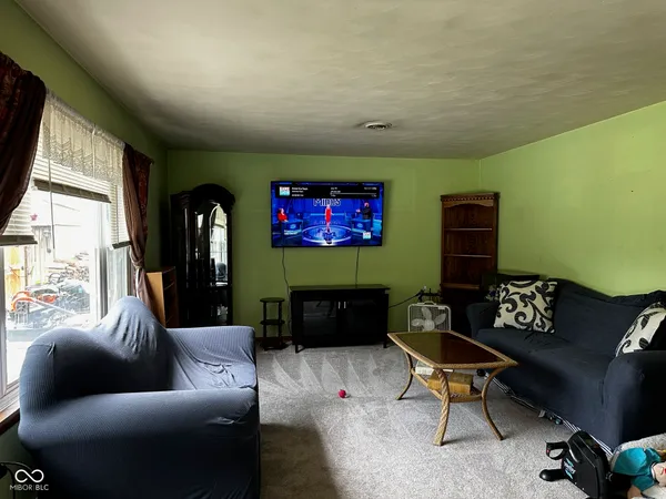 $269,000 | 7114 Locust Lake W Drive, Spencer, IN 47460