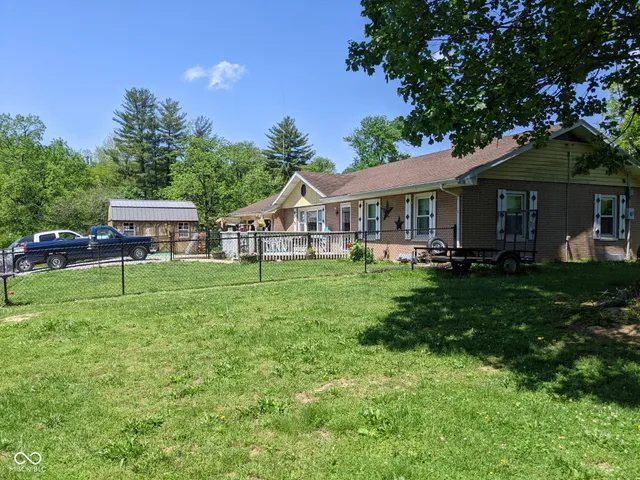 $269,000 | 7114 Locust Lake W Drive, Spencer, IN 47460