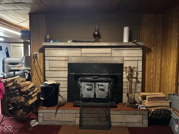 $269,000 | 7114 Locust Lake W Drive, Spencer, IN 47460