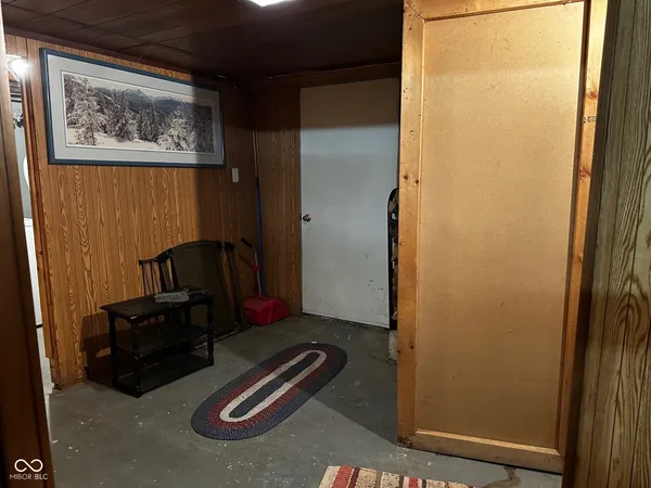 $269,000 | 7114 Locust Lake W Drive, Spencer, IN 47460