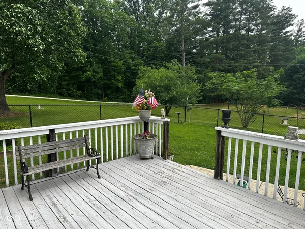 $269,000 | 7114 Locust Lake W Drive, Spencer, IN 47460