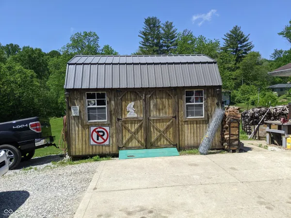 $269,000 | 7114 Locust Lake W Drive, Spencer, IN 47460