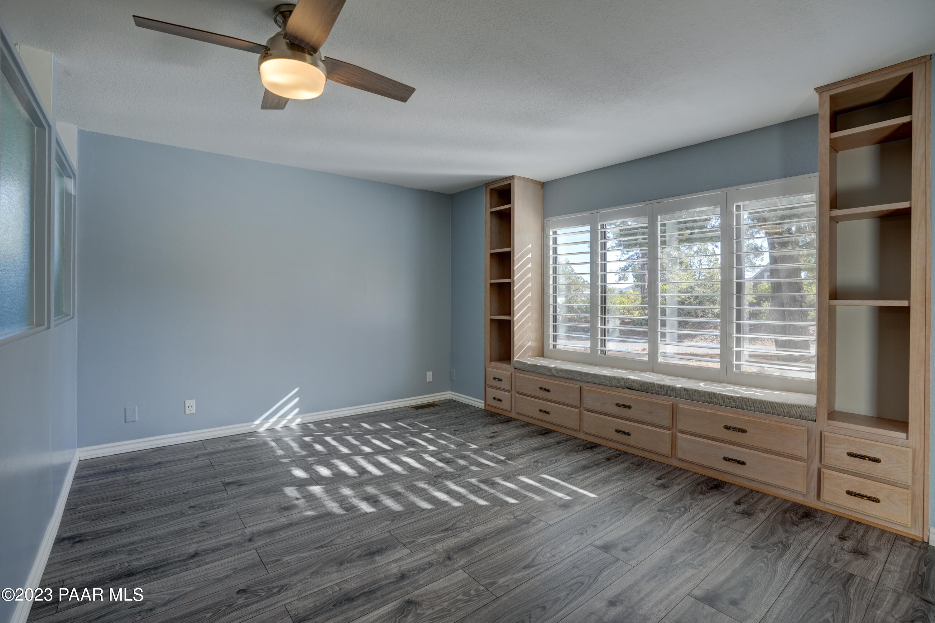 2064 View Point Road Prescott, AZ 86303 - Photo 17 of 51 Primary Bedroom