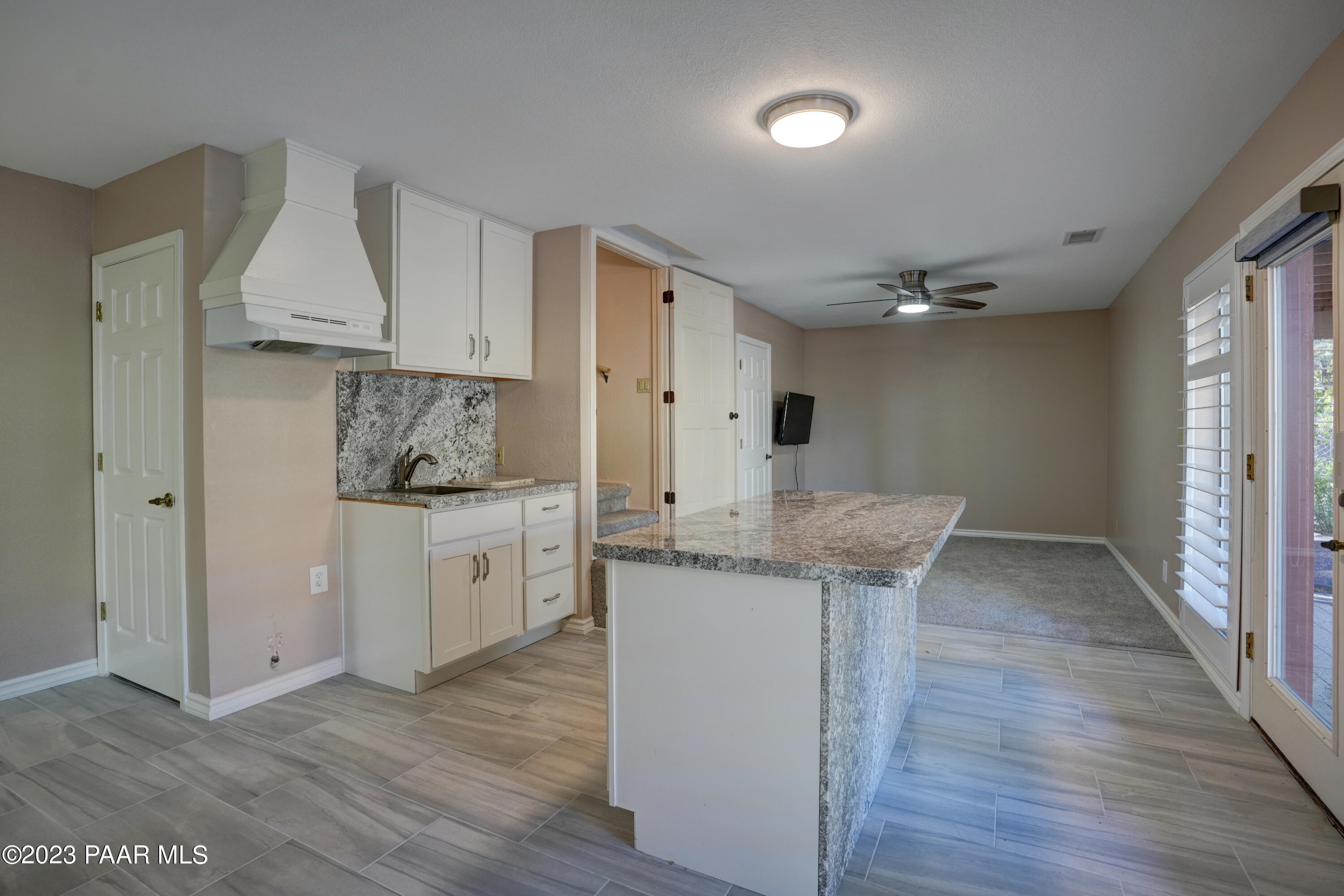 2064 View Point Road Prescott, AZ 86303 - Photo 29 of 51 Granite counter tops kitchen 2