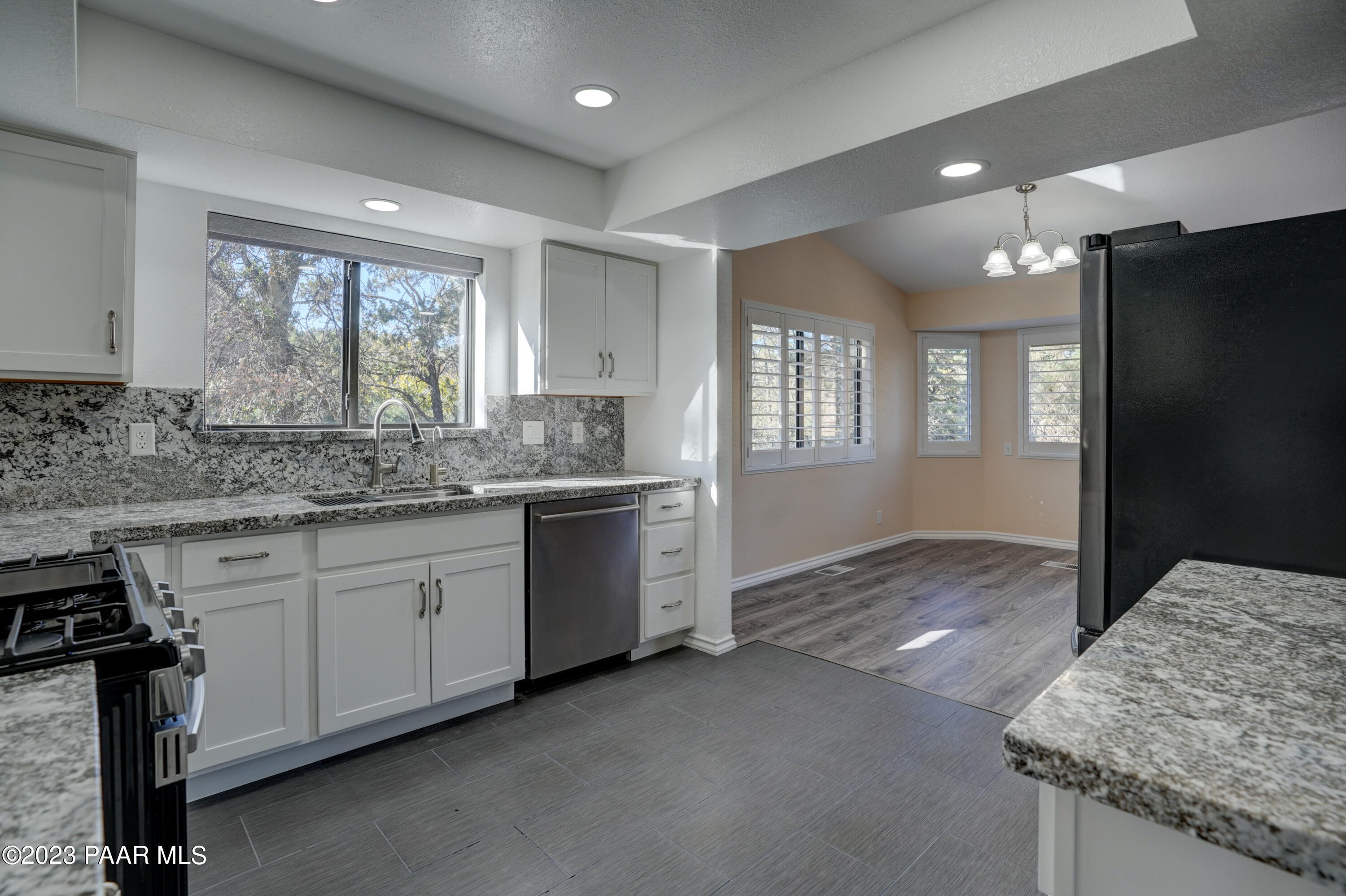 2064 View Point Road Prescott, AZ 86303 - Photo 8 of 51 Remodeled Kitchen