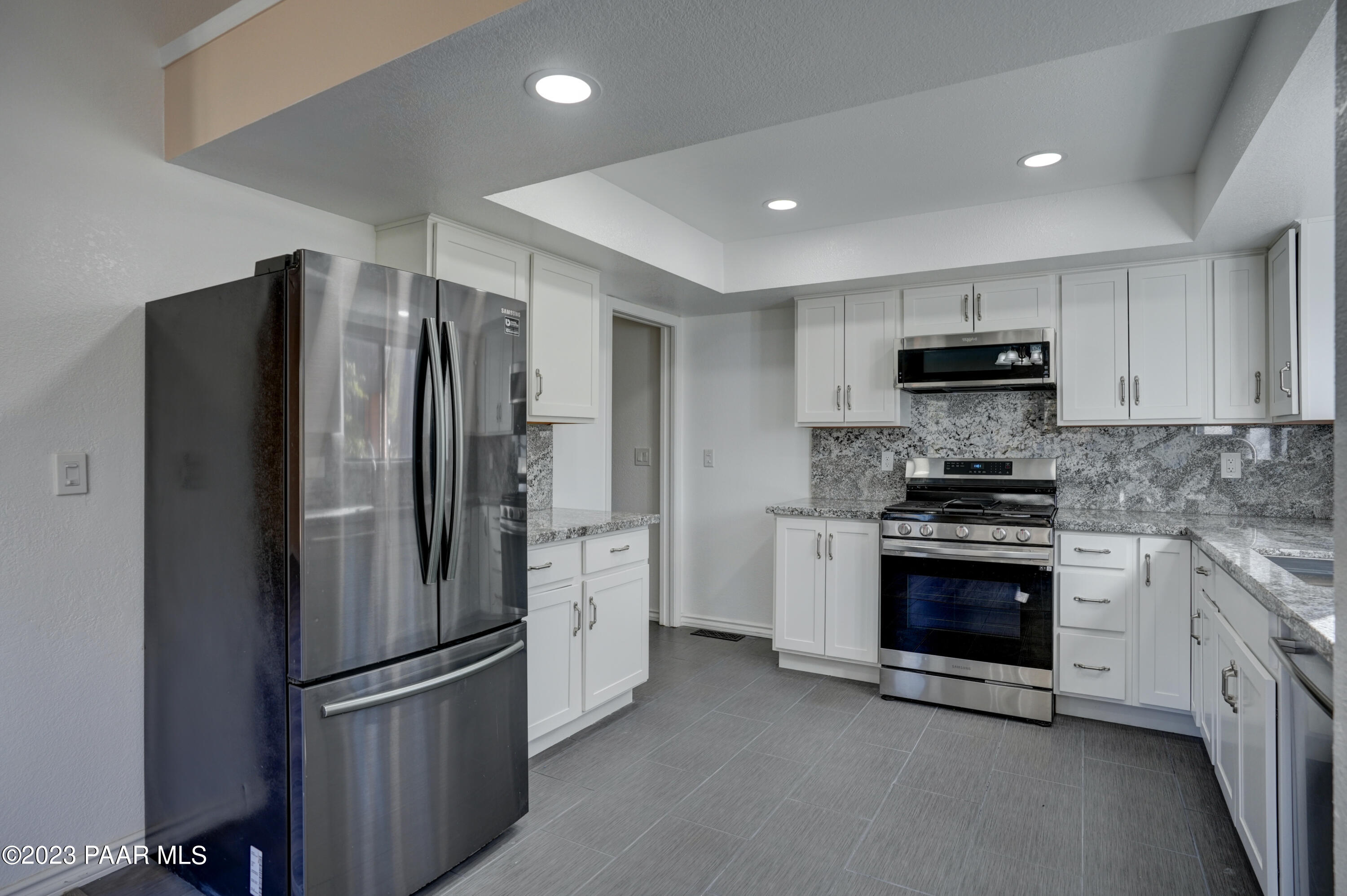 2064 View Point Road Prescott, AZ 86303 - Photo 10 of 51 Granite Counter tops