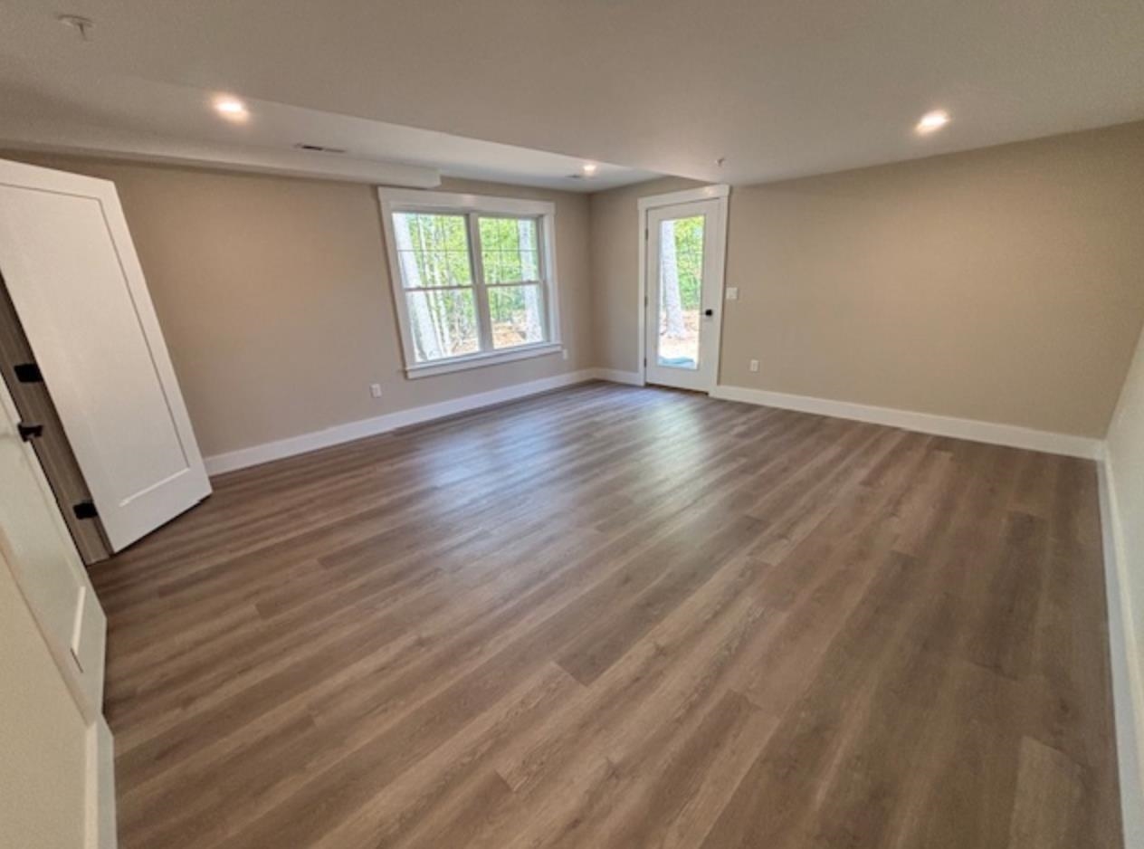 39 Thompson Road North Hampton, NH 03862 - Photo 3 of 22