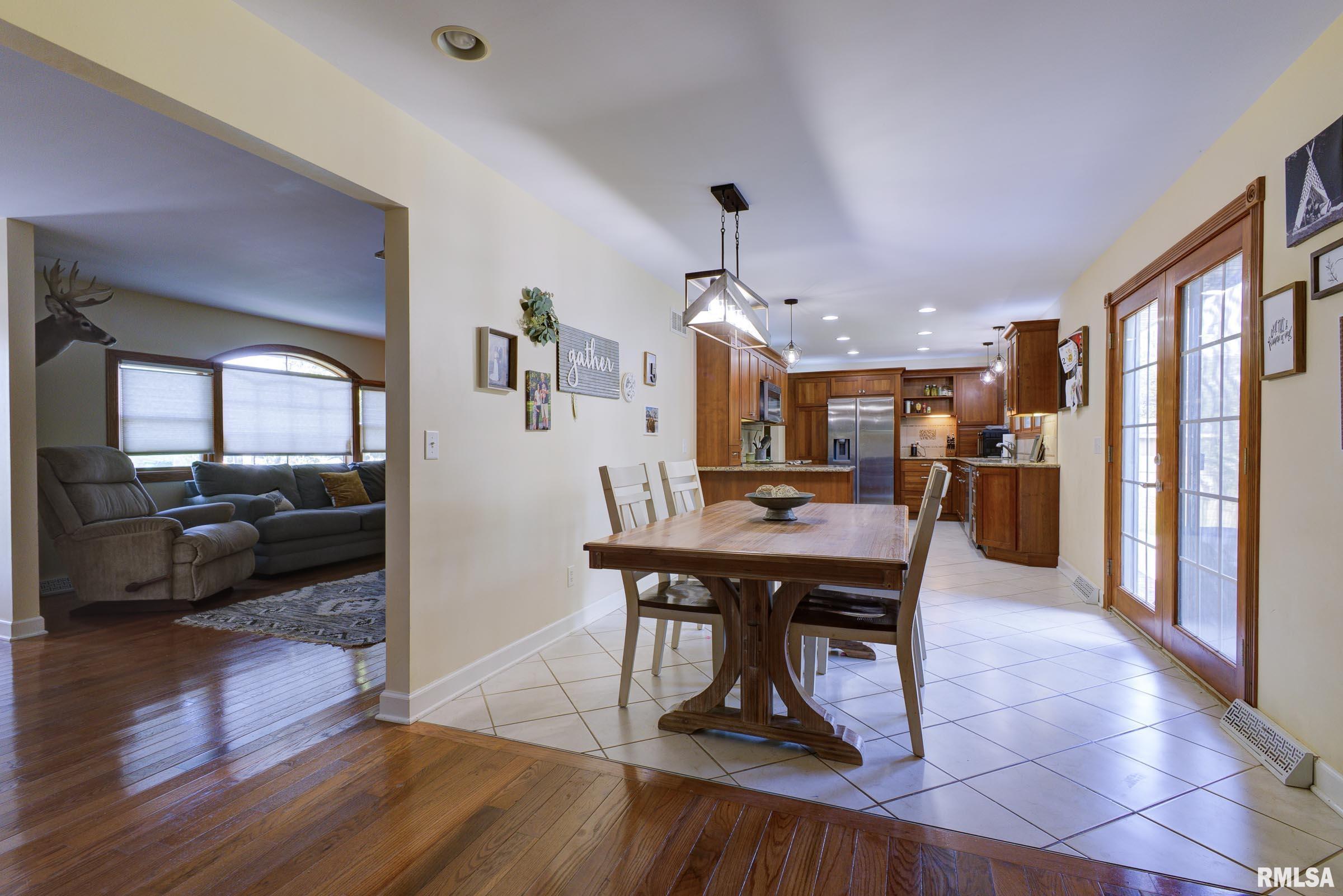319 Robin Road Macomb, IL 61455 - Photo 12 of 34