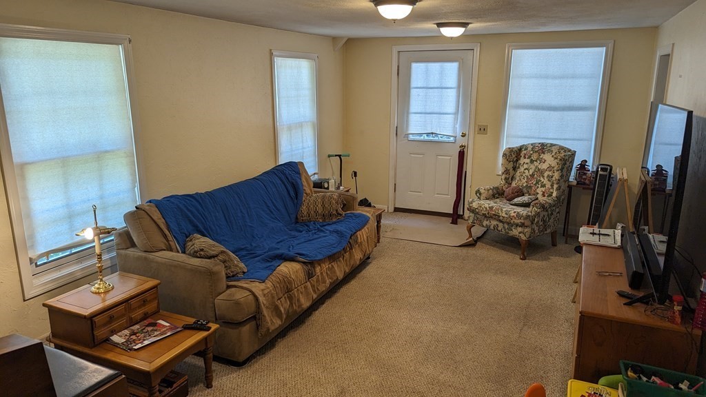 81 High Street Upton, MA 01568 - Photo 14 of 32 Gallery Image 14