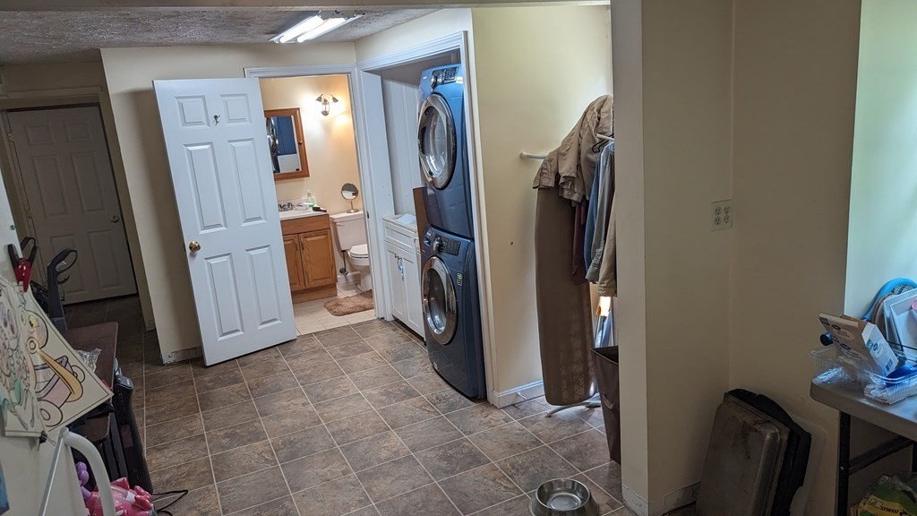 81 High Street Upton, MA 01568 - Photo 17 of 32 Gallery Image 17
