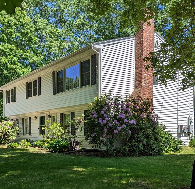 81 High Street Upton, MA 01568 - Photo 2 of 32 Gallery Image 2