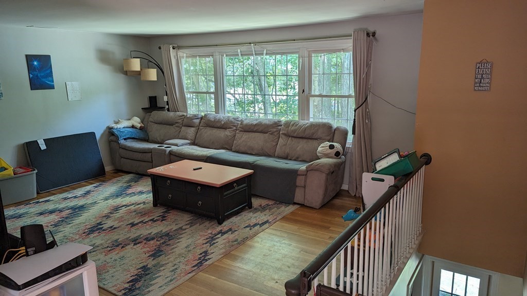 81 High Street Upton, MA 01568 - Photo 5 of 32 Gallery Image 5