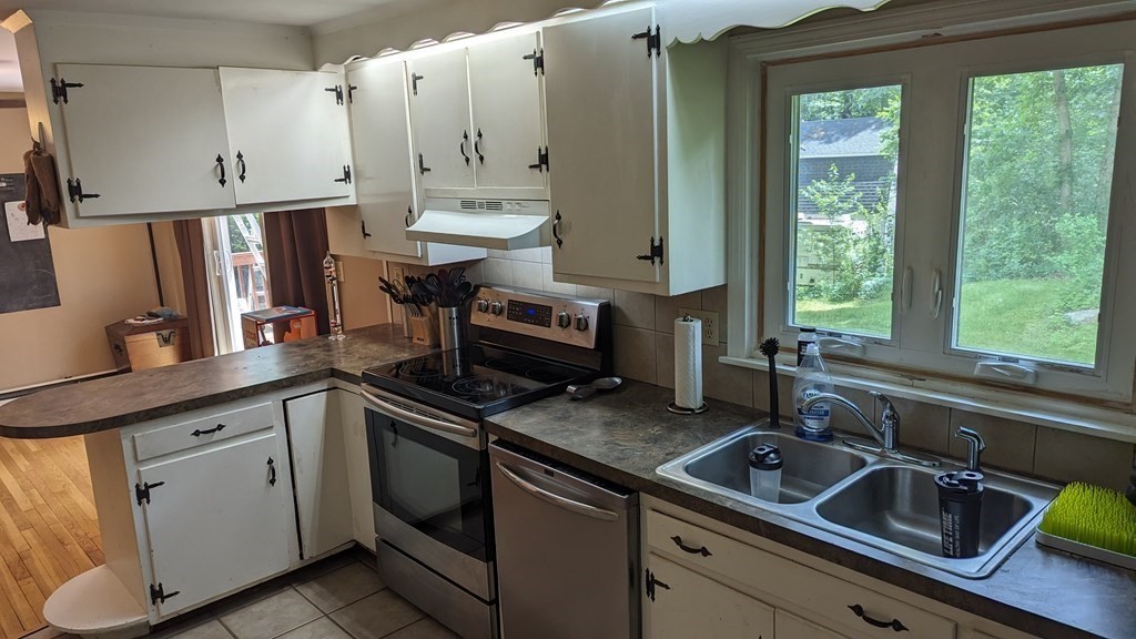 81 High Street Upton, MA 01568 - Photo 6 of 32 Gallery Image 6