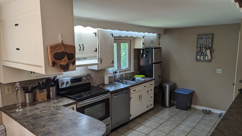 81 High Street Upton, MA 01568 - Photo 7 of 32 Gallery Image 7