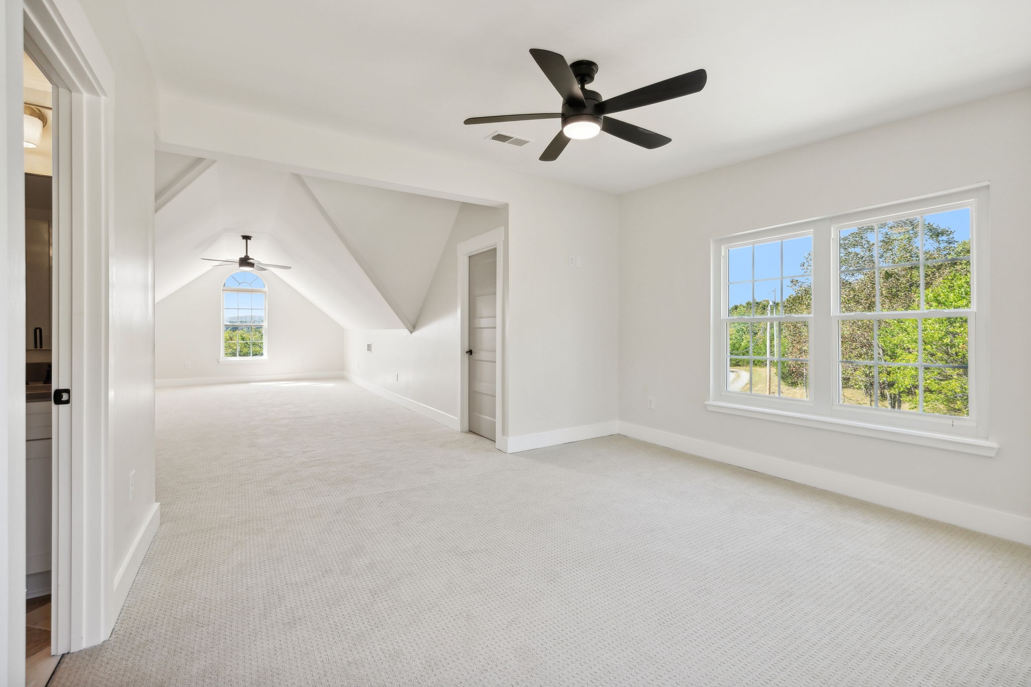 4739 Beech Log Road Lebanon, TN 37090 - Photo 25 of 33 a view of a livingroom with a ceiling fan and window