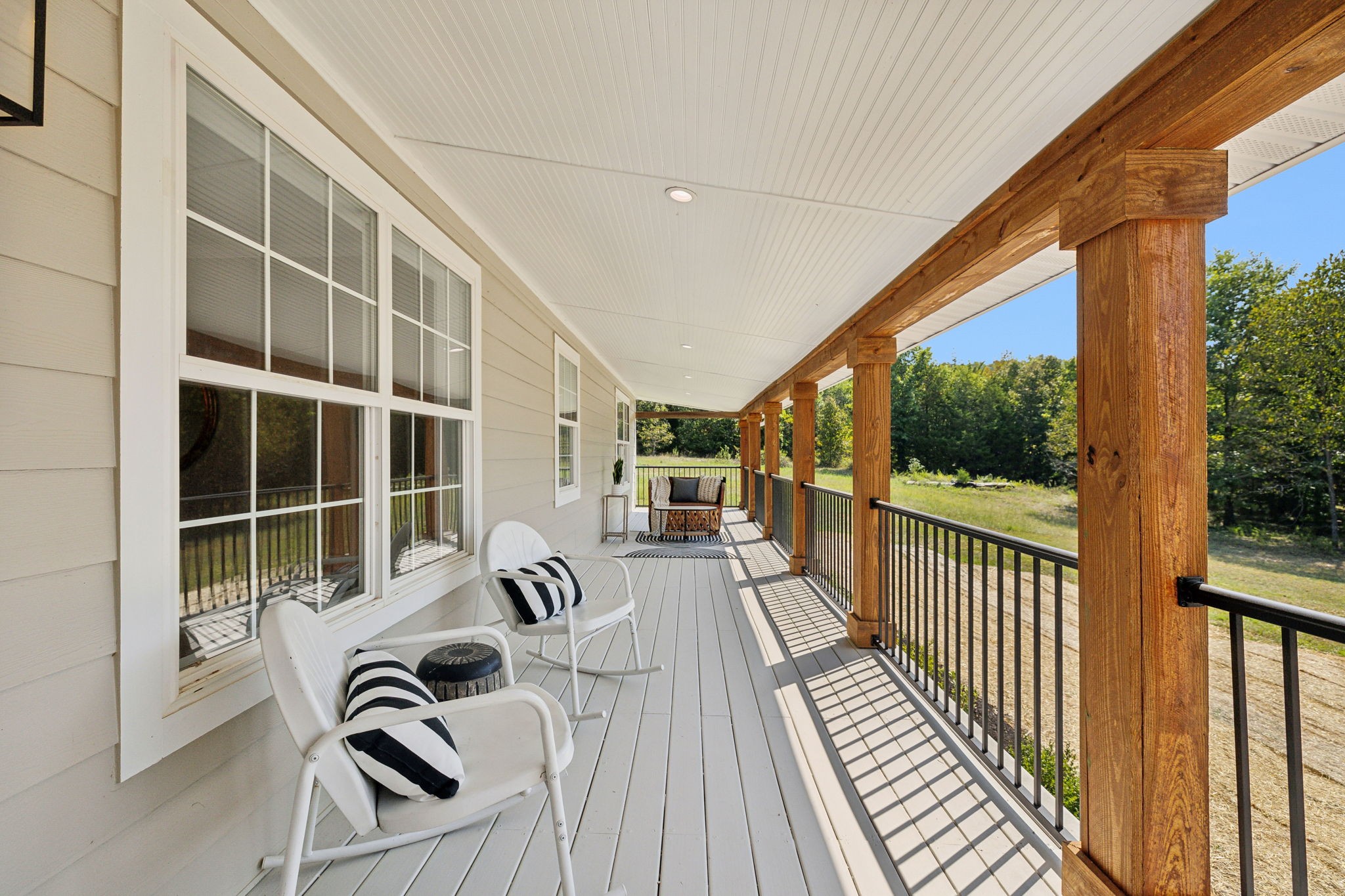 4739 Beech Log Road Lebanon, TN 37090 - Photo 6 of 33 a view of balcony with couch