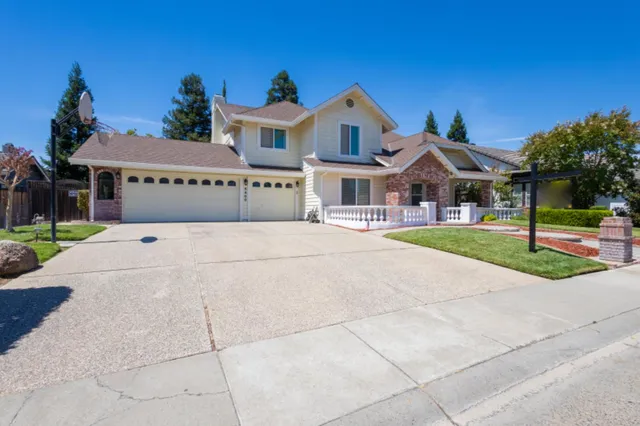 $975,000 | 5400 Lawnview Way, Elk Grove, CA 95758