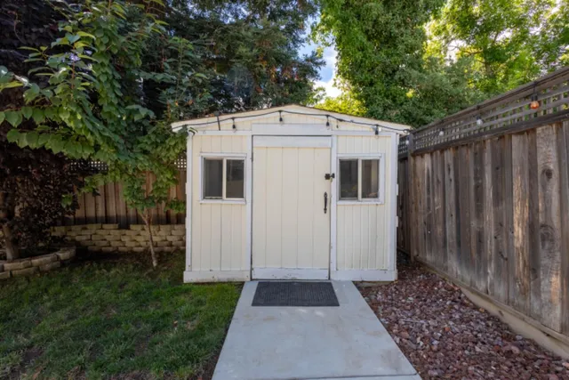 $975,000 | 5400 Lawnview Way, Elk Grove, CA 95758