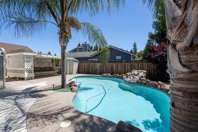 $975,000 | 5400 Lawnview Way, Elk Grove, CA 95758