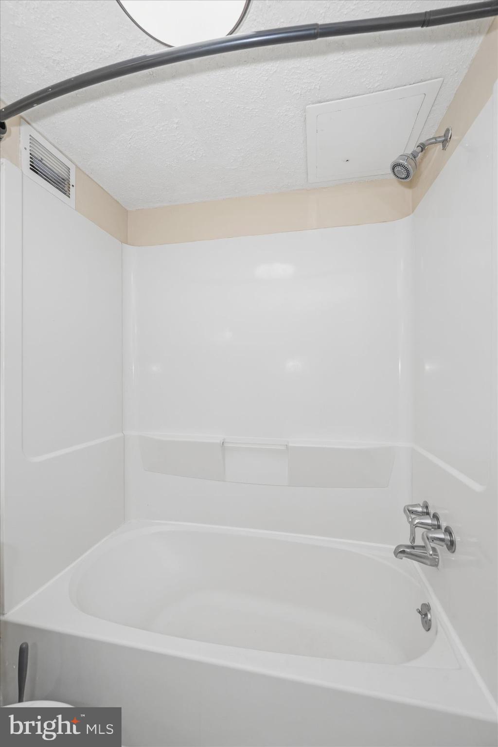 1836 Metzerott Road, Unit 1504 Hyattsville, MD 20783 - Photo 31 of 45 Bathroom