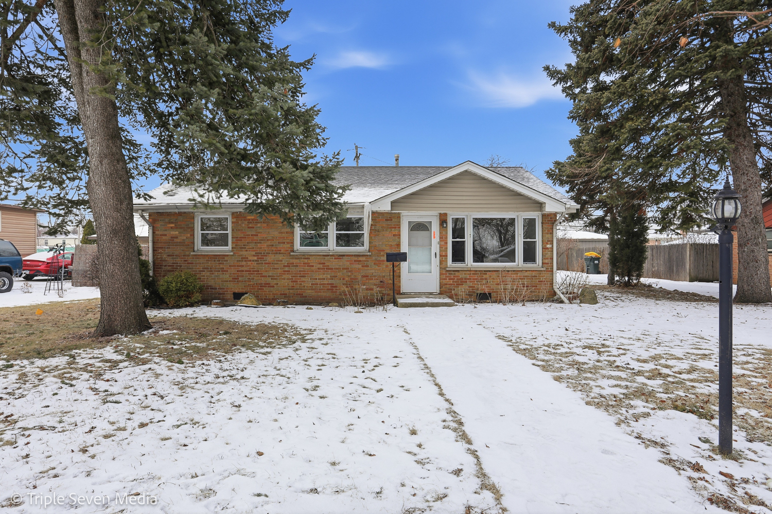 6135 Birmingham Street Chicago Ridge, IL 60415 - Photo 3 of 28