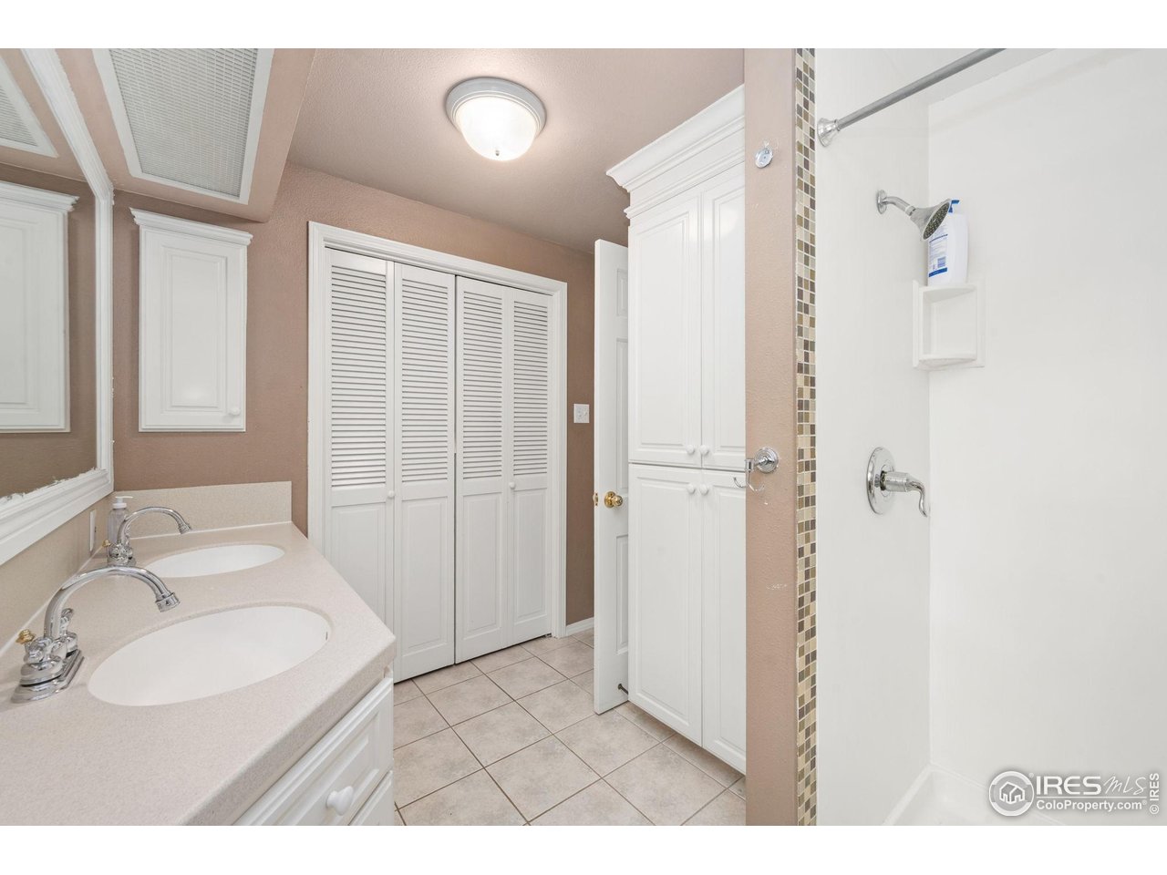 2114 18th Street Road Greeley, CO 80631 - Photo 21 of 35 Primary suite bath