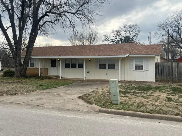 $199,000 | 709 North Montgomery Street, Sedan, KS 67361