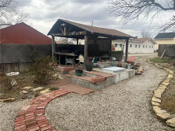 $199,000 | 709 North Montgomery Street, Sedan, KS 67361