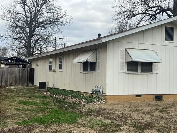 $199,000 | 709 North Montgomery Street, Sedan, KS 67361