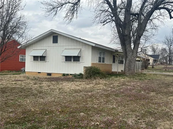 $199,000 | 709 North Montgomery Street, Sedan, KS 67361