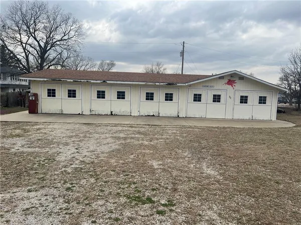 $199,000 | 709 North Montgomery Street, Sedan, KS 67361