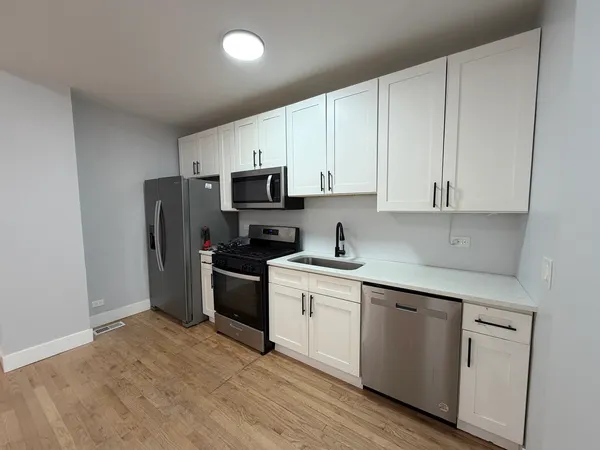 $3,000 | 932 North Richmond Street, Unit 1F, Chicago, IL 60622