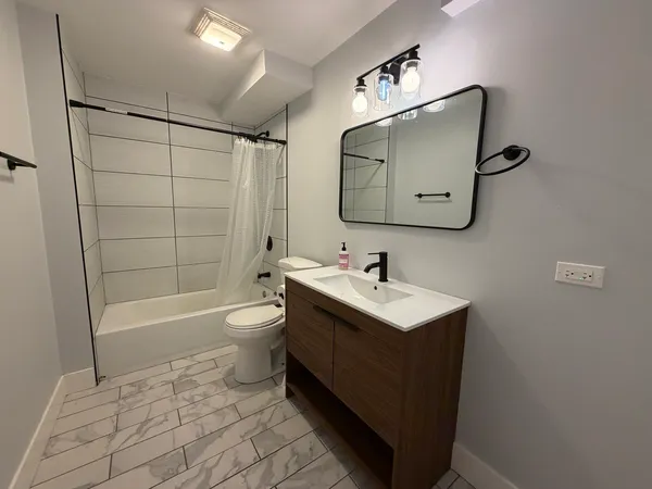 $3,000 | 932 North Richmond Street, Unit 1F, Chicago, IL 60622