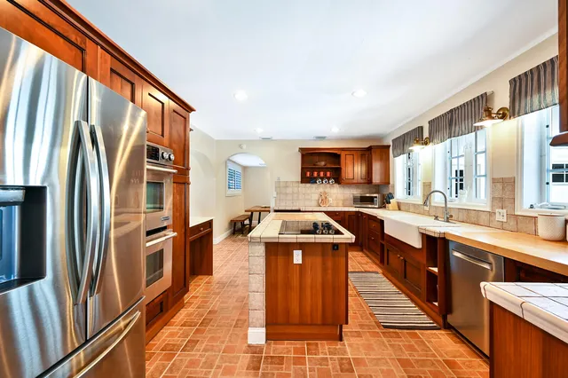 $5,900 | 904 Southeast 12th Street, Deerfield Beach, FL 33441