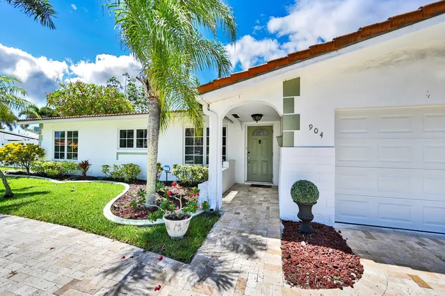 $5,900 | 904 Southeast 12th Street, Deerfield Beach, FL 33441