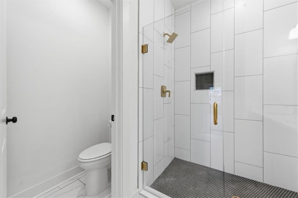 127 Old Alabama Road Southeast Emerson, GA 30137 - Photo 18 of 47 a bathroom with a shower