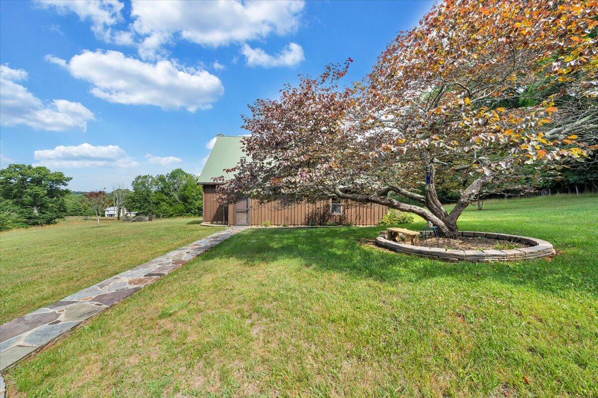 2275 Union School Road Southwest Willis, VA 24380 - Photo 48 of 86 46-MIB00308