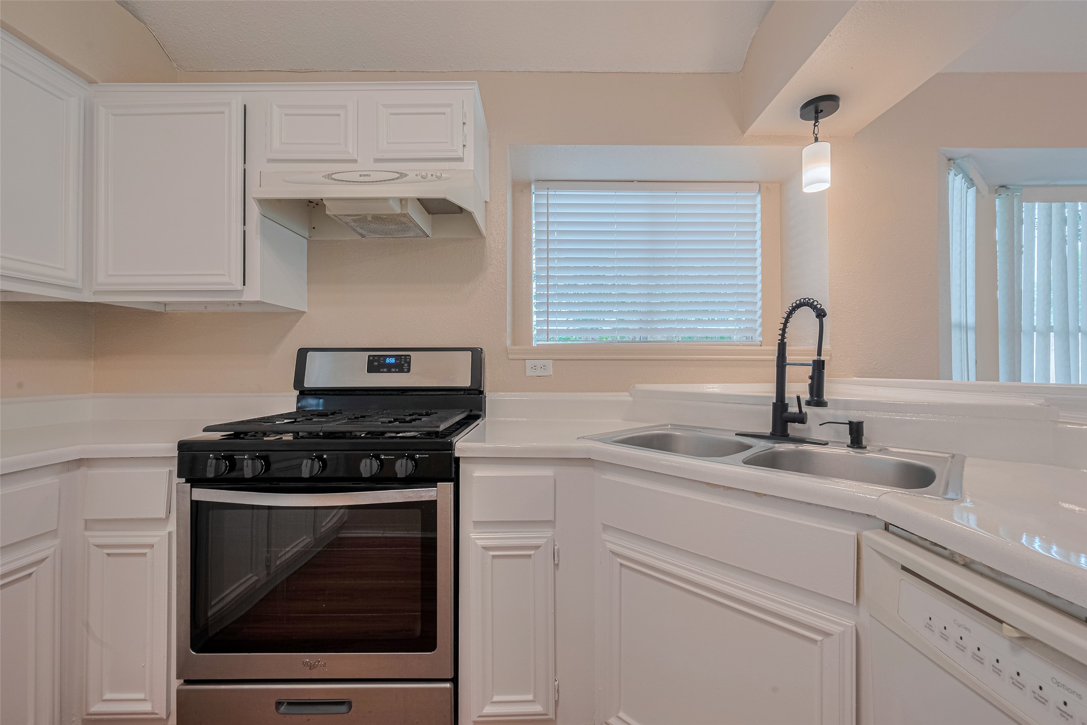 15827 Beechnut Street Houston, TX 77083 - Photo 13 of 36