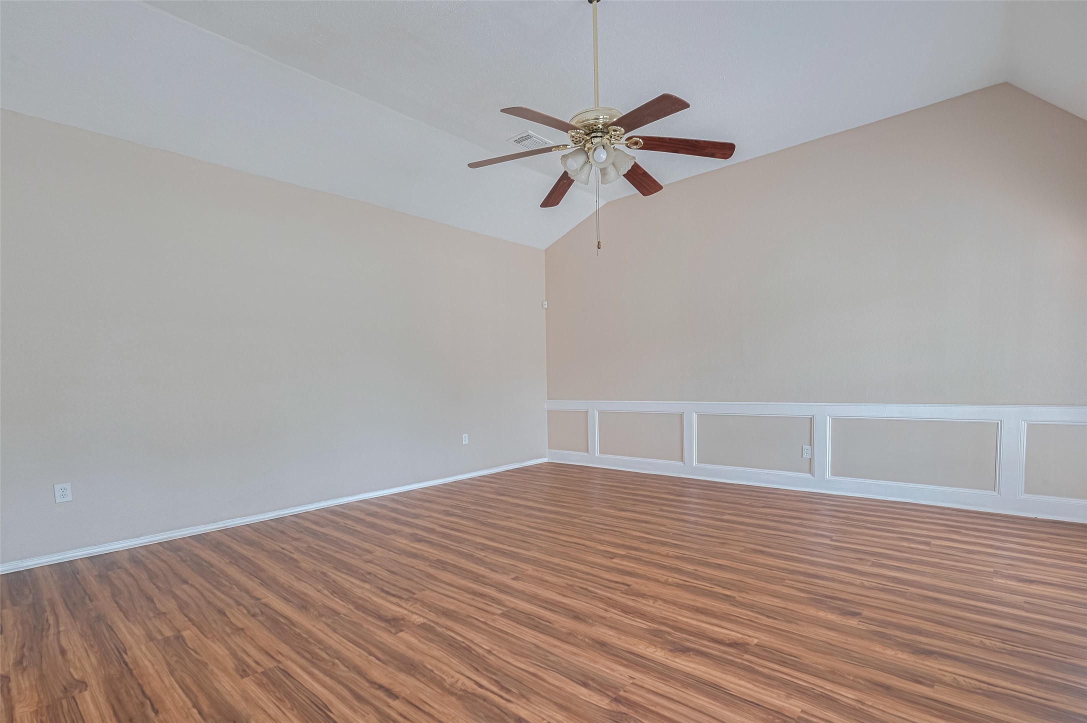 15827 Beechnut Street Houston, TX 77083 - Photo 8 of 36