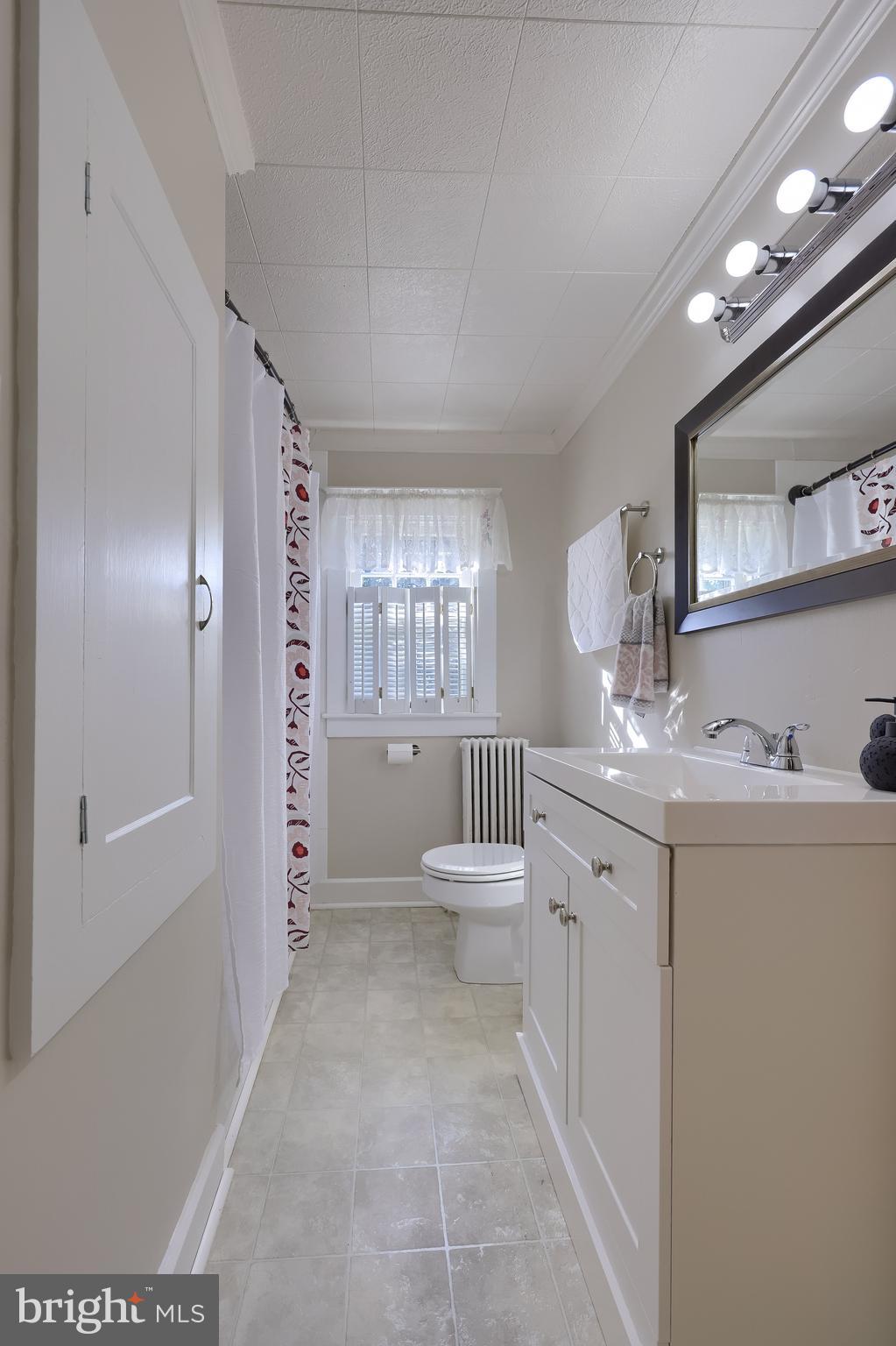 34 East Market Street Lititz, PA 17543 - Photo 17 of 25