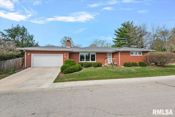 $280,000 | 1401 Ivywood Drive, Springfield, IL 62704