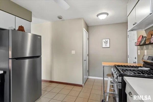 $280,000 | 1401 Ivywood Drive, Springfield, IL 62704