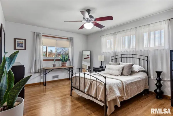 $280,000 | 1401 Ivywood Drive, Springfield, IL 62704